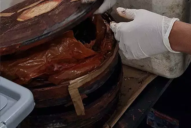Restauração de Rolo de Filme Antigo Mofado. Entre em contato com a nossa equipe para mais informações. Rolo de Filme antigo.