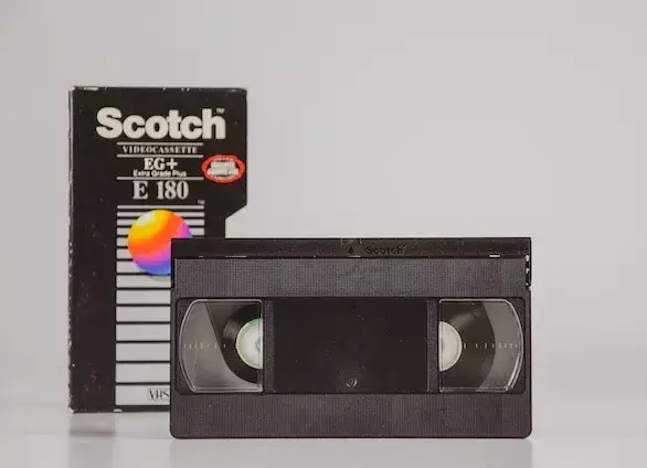 Digitalização de Fitas VHS. Empresa na Barra da Tijuca especializada em conversão de Fita VHS para digital. Fita VHS antiga.